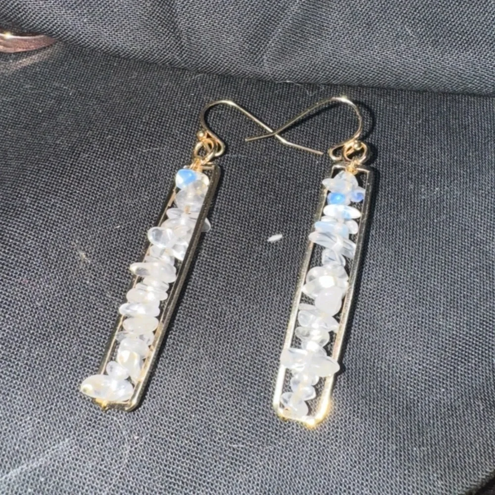 Sparkling quartz/Goldtone bar earrings.Modern design meets natural beauty . .